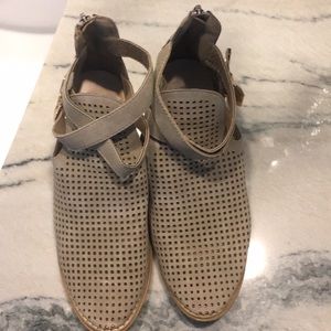 VGUC perforated booties